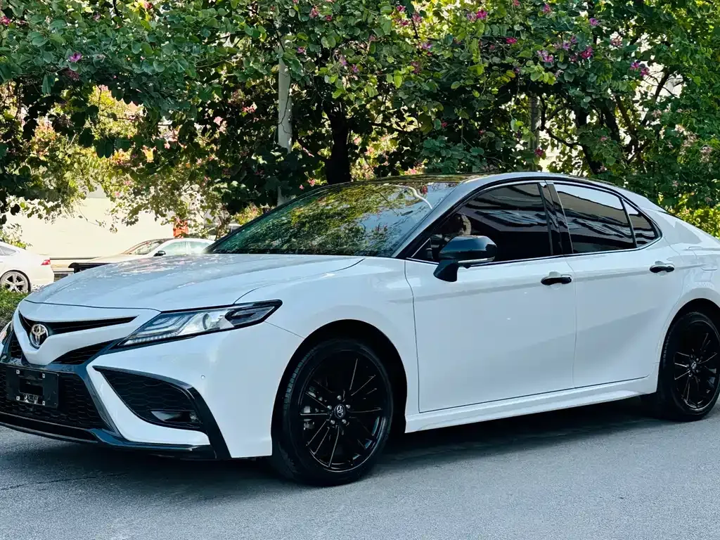 Toyota Camry 2024 из CN, фото 1