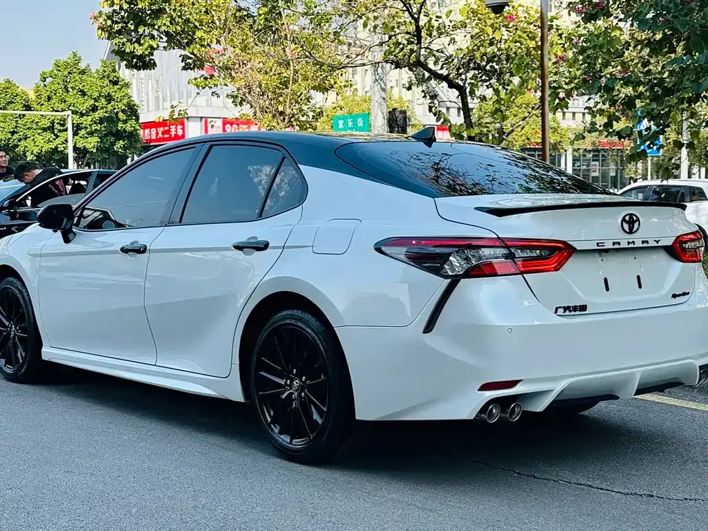 Toyota Camry 2024 из CN, фото 10