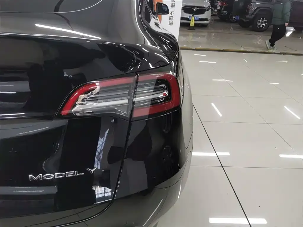 Tesla Model Y 2023 из CN, фото 7