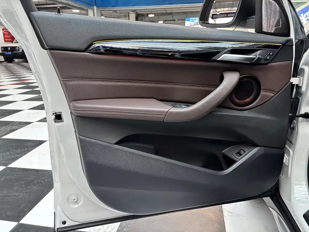 BMW X1 2022 из CN, фото 8