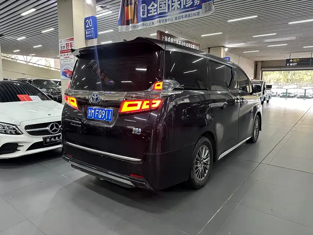 Toyota Vellfire 2021 из CN, фото 5
