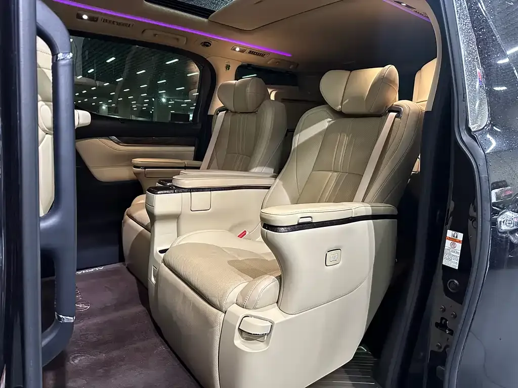 Toyota Vellfire 2021 из CN, фото 3