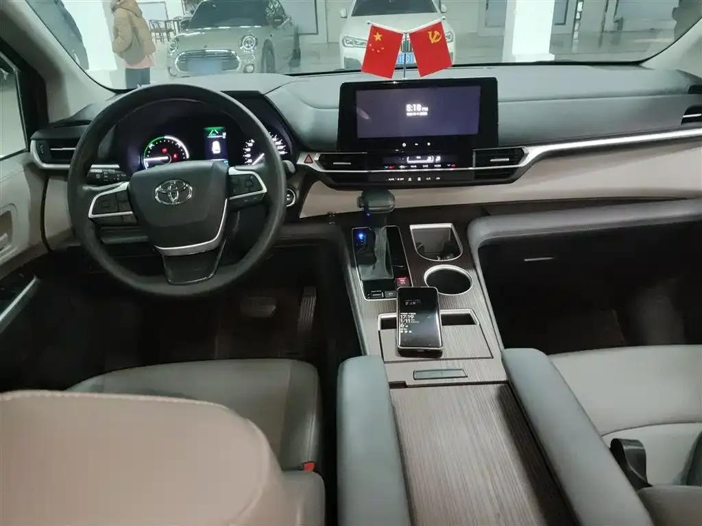 Toyota Granvia 2025 из CN, фото 4