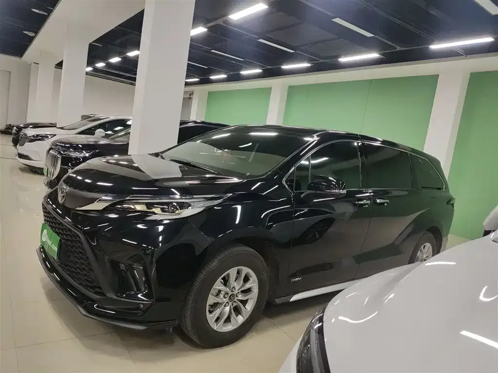 Toyota Granvia 2025 из CN, фото 10