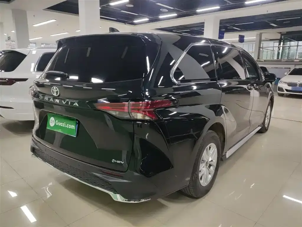 Toyota Granvia 2025 из CN, фото 8