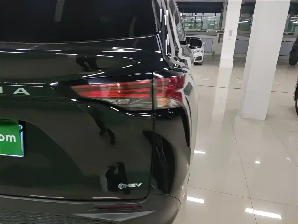 Toyota Granvia 2025 из CN, фото 3