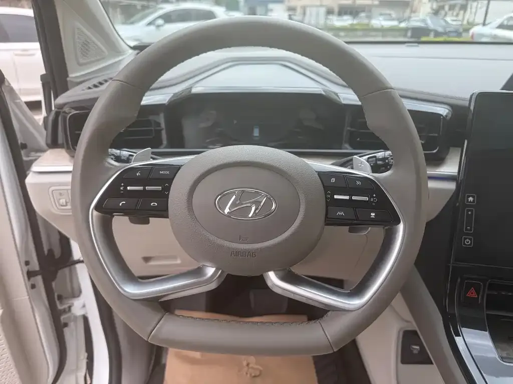 Hyundai Custo — фото 3
