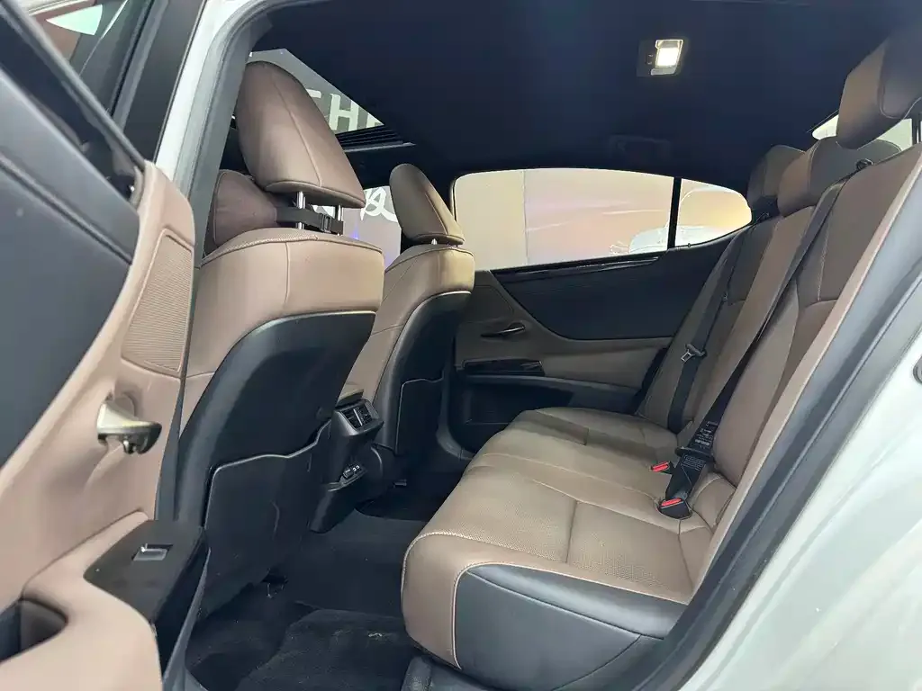 Lexus ES 2024 из CN, фото 3