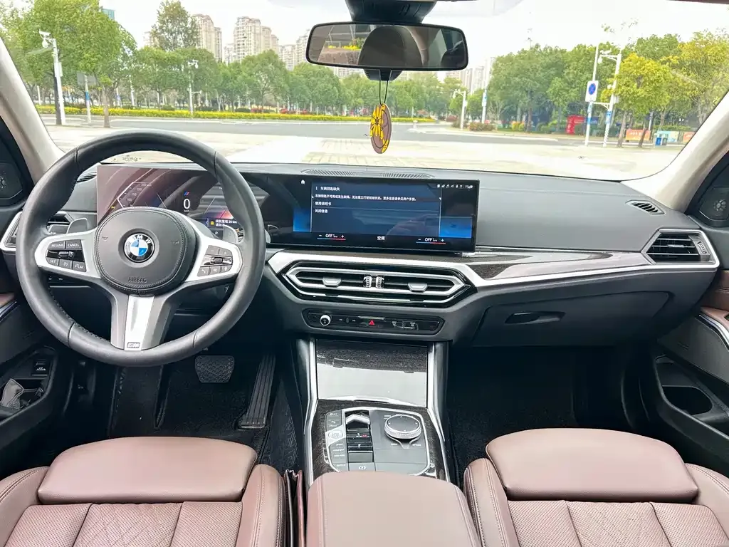 BMW 3 Series 2023 из CN, фото 3
