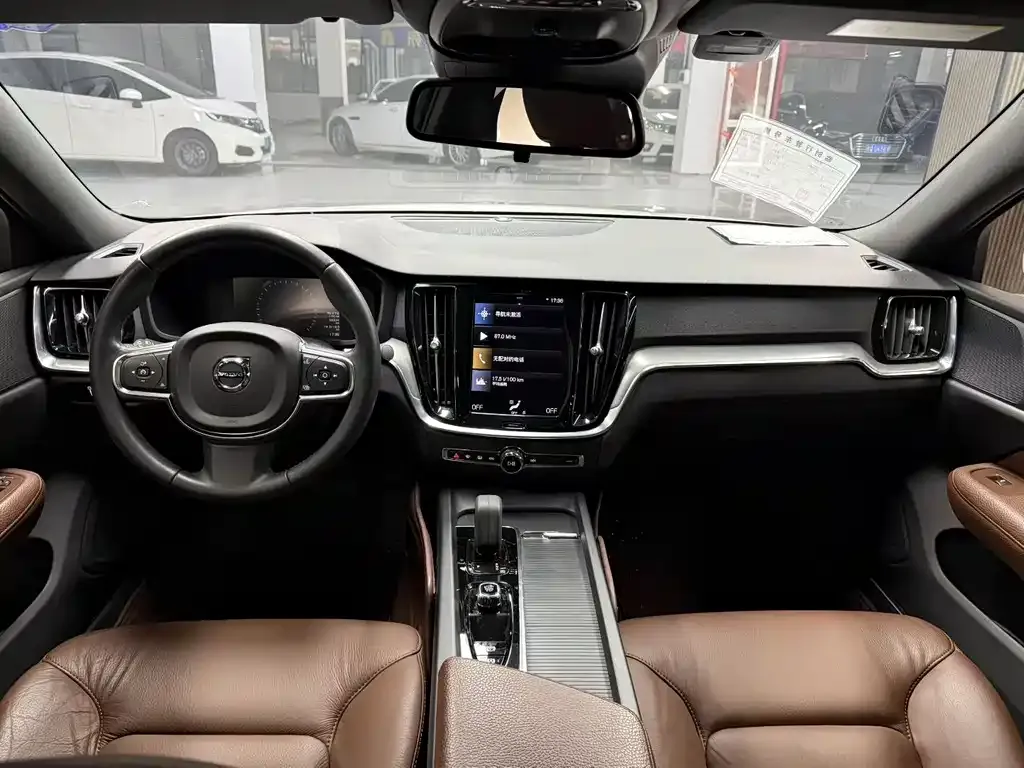 Volvo S60 2022 из CN, фото 8
