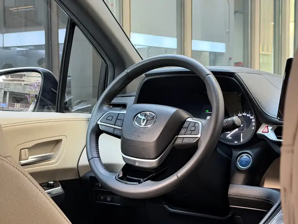 Toyota Sienna 2022 из CN, фото 6