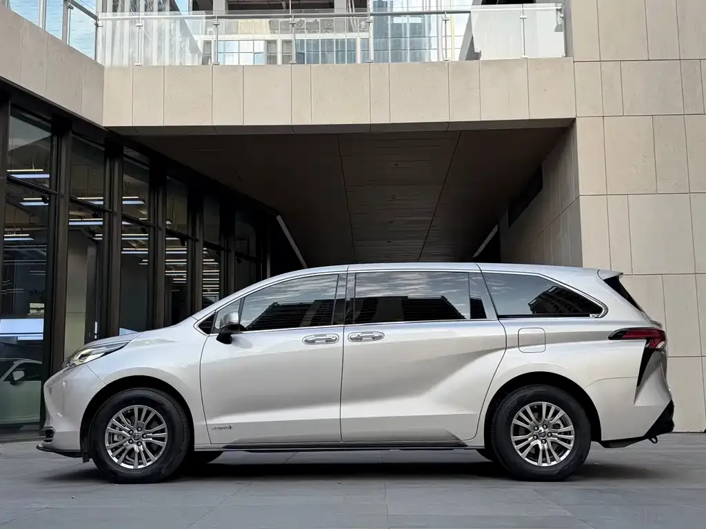 Toyota Sienna 2022 из CN, фото 10