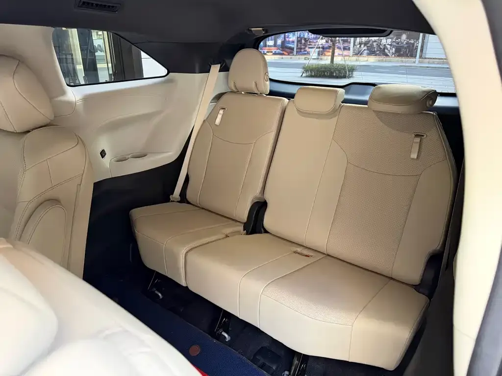 Toyota Sienna 2022 из CN, фото 2