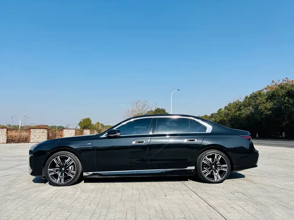 BMW i7 2023 из CN, фото 10