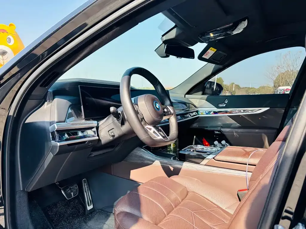 BMW i7 2023 из CN, фото 4