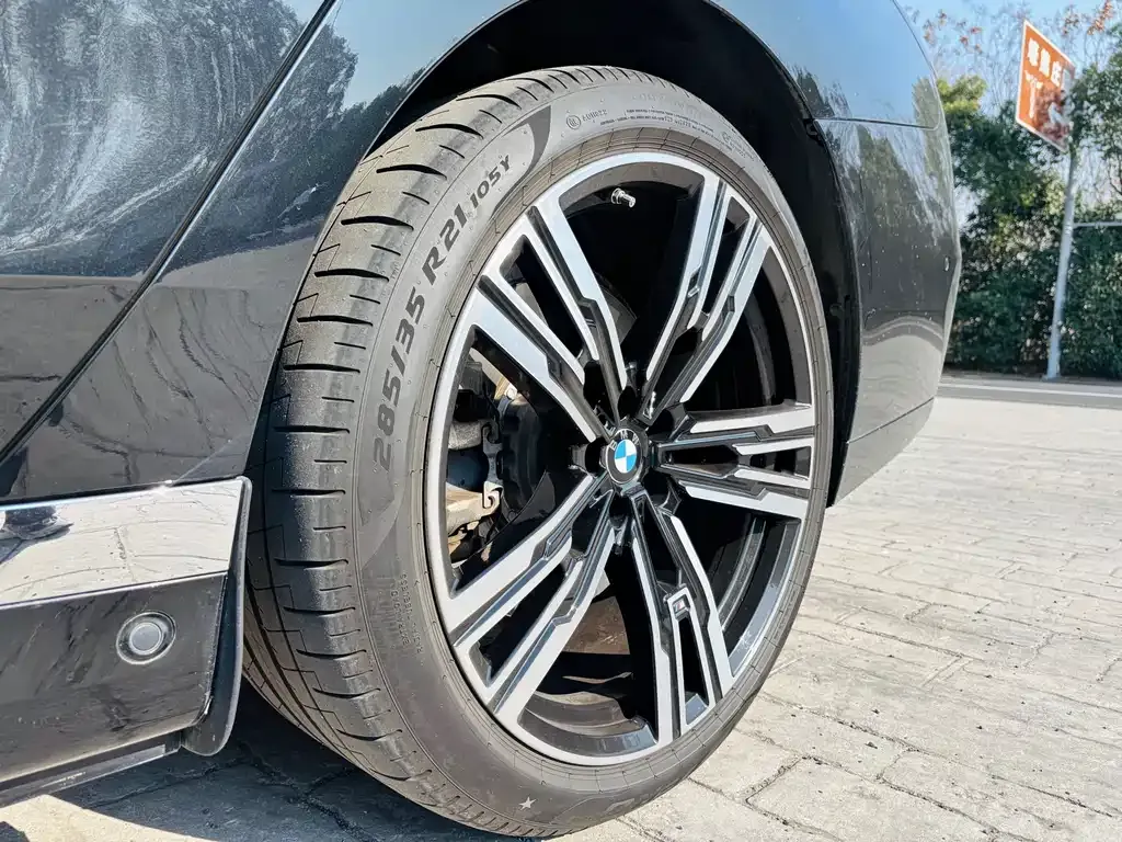 BMW i7 2023 из CN, фото 7