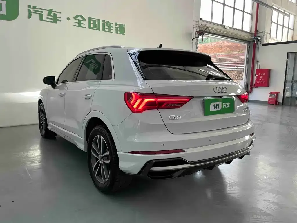 Audi Q3 2023 из CN, фото 8