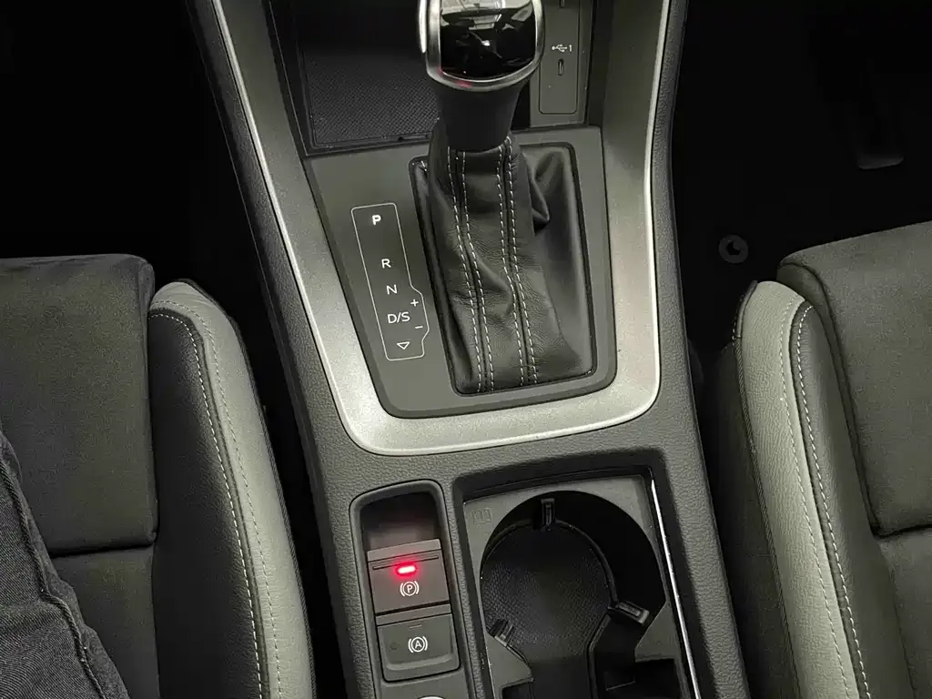 Audi Q3 2023 из CN, фото 9