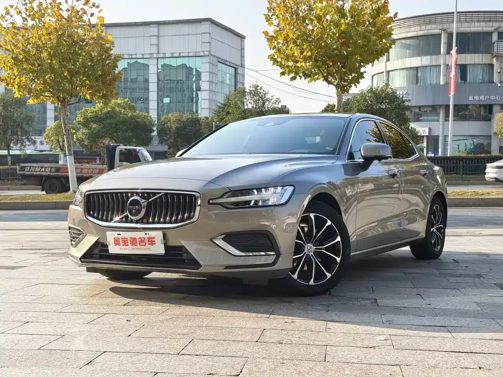 Volvo S60 2021 из CN, фото 1