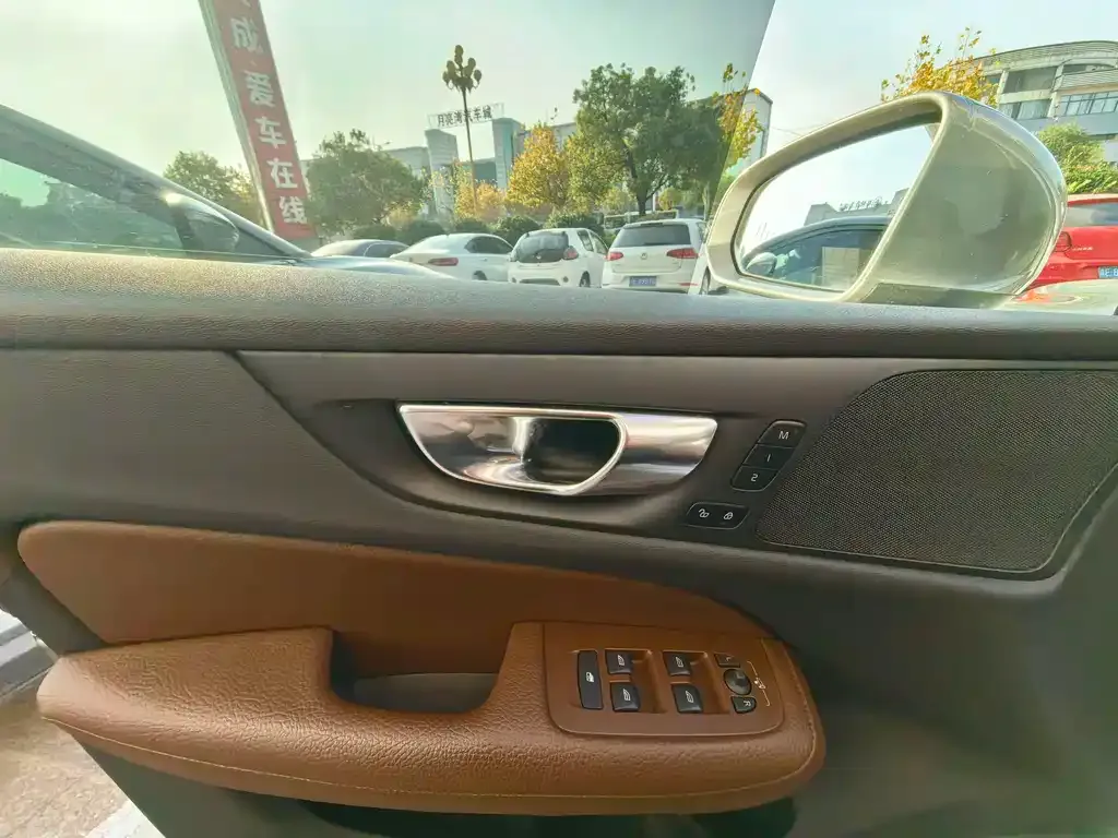 Volvo S60 2021 из CN, фото 10