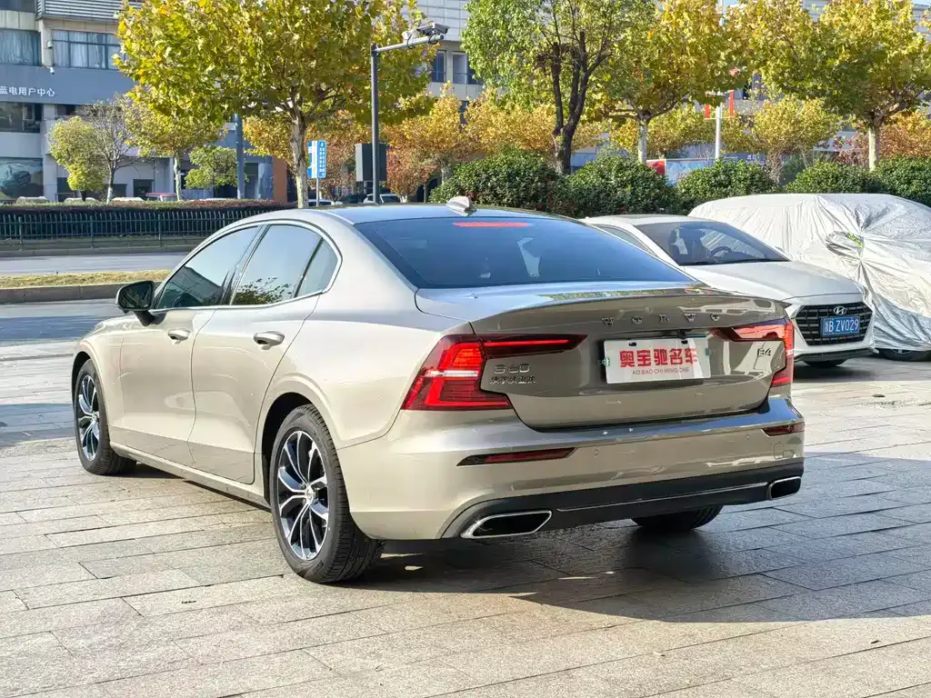 Volvo S60 2021 из CN, фото 6