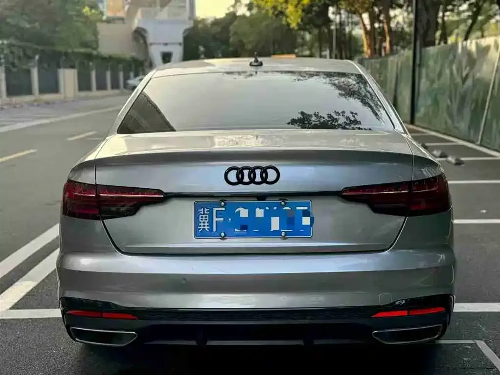 Audi A4L 2023 из CN, фото 5