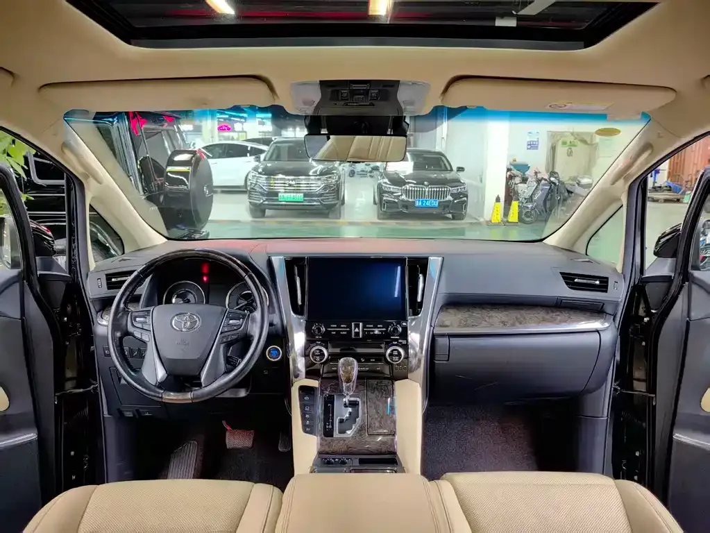 Toyota Vellfire 2021 из CN, фото 7
