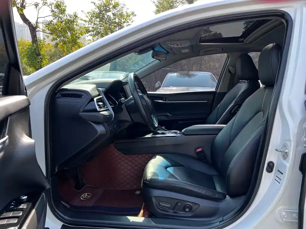 Toyota Camry 2021 из CN, фото 5