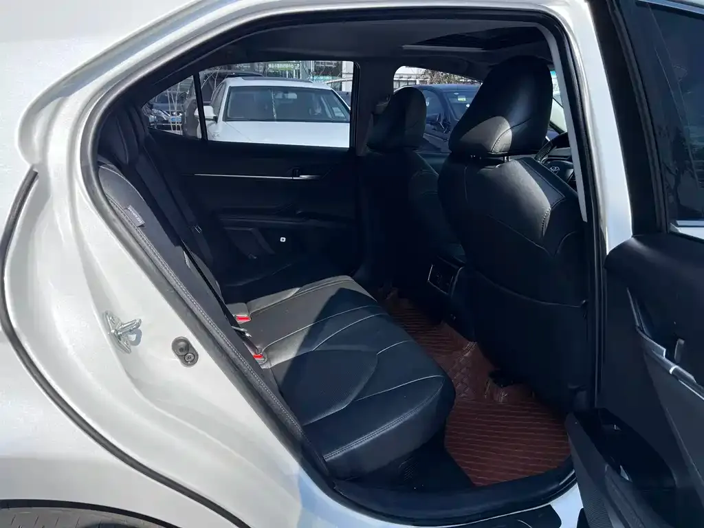 Toyota Camry 2021 из CN, фото 4
