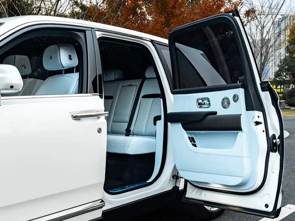 Rolls-Royce Cullinan 2021 из CN, фото 7