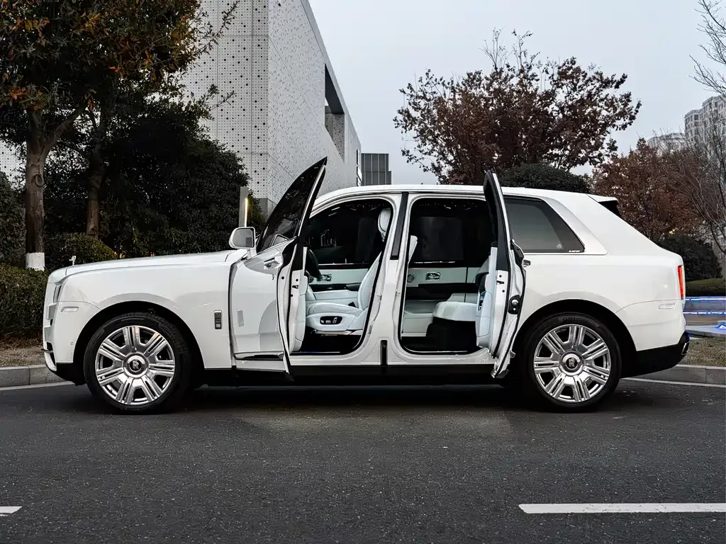 Rolls-Royce Cullinan 2021 из CN, фото 8