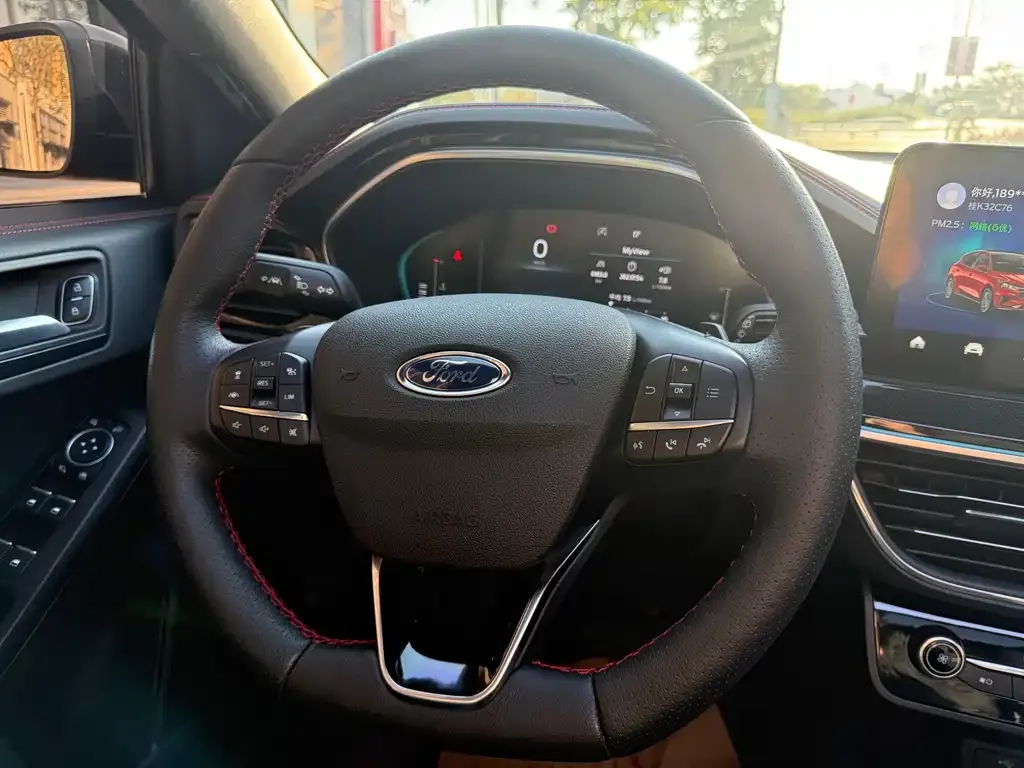 Ford Focus 2022 из CN, фото 4