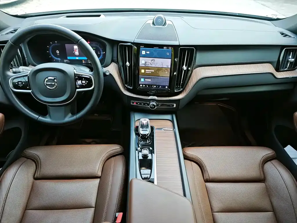 Volvo XC60 PHEV 2023 из CN, фото 8