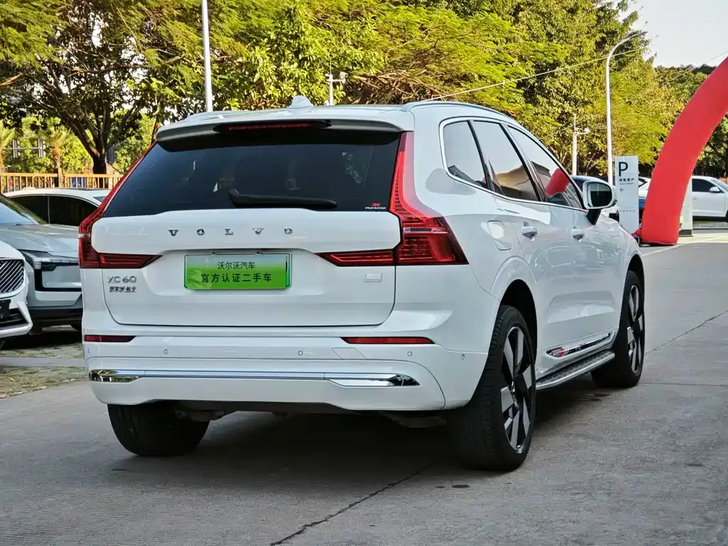 Volvo XC60 PHEV 2023 из CN, фото 7