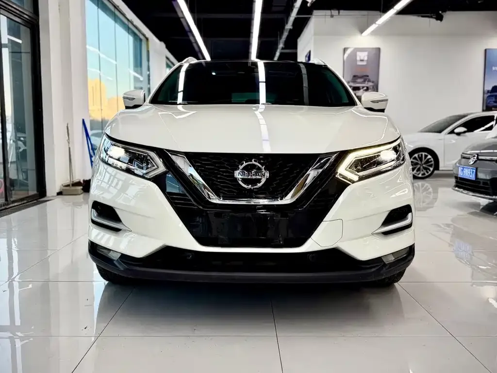 Nissan Qashqai 2022 из CN, фото 2