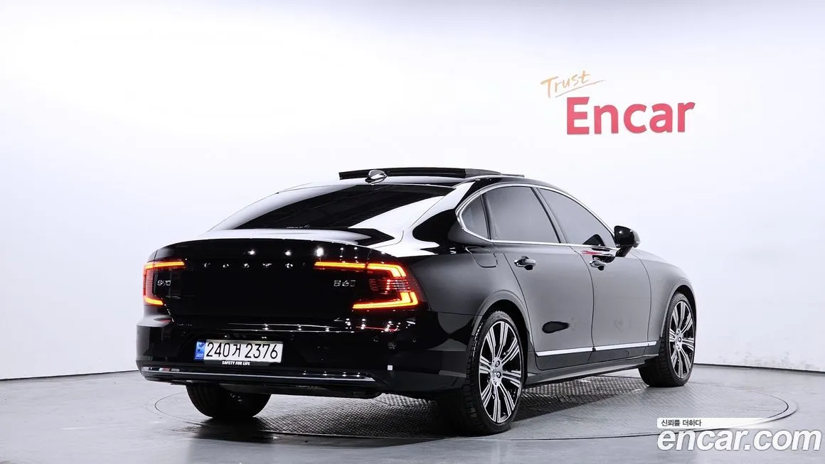 Volvo S90 2023 из KR, фото 2