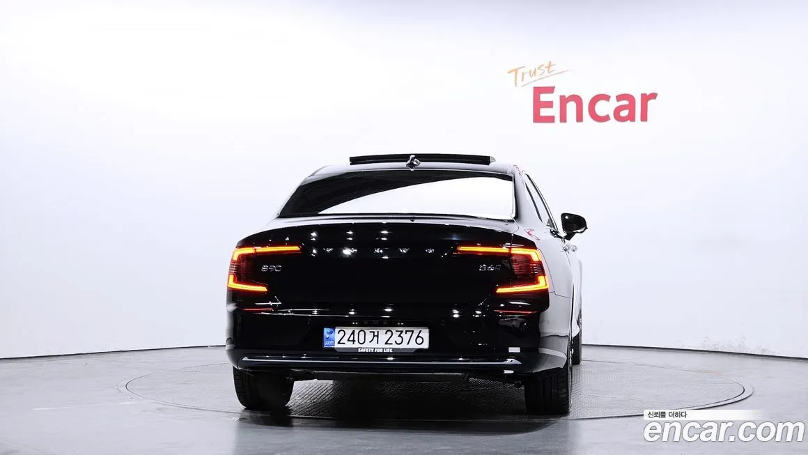 Volvo S90 2023 из KR, фото 4