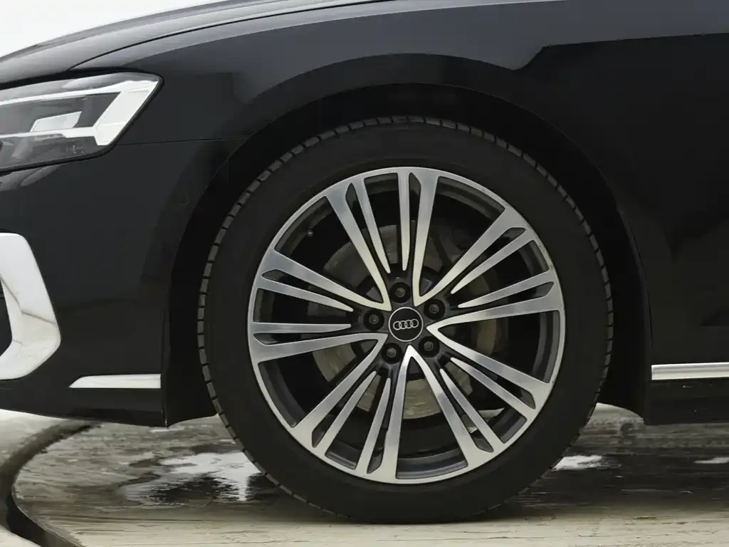 Audi A8 2022 из CN, фото 5