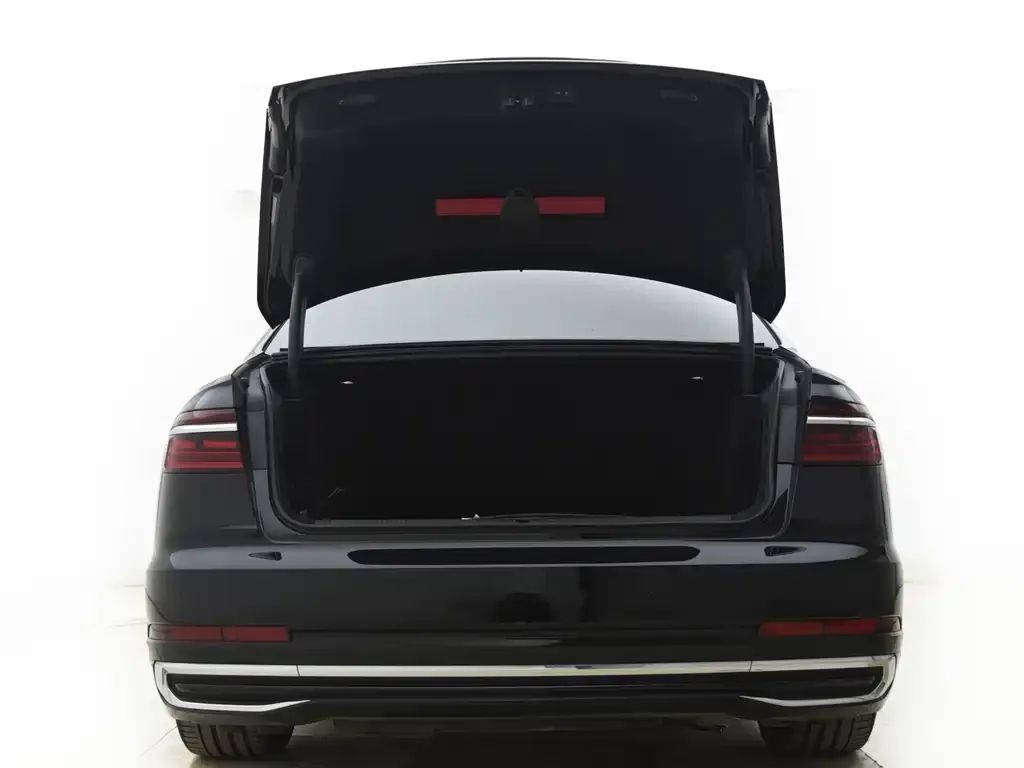 Audi A8 2022 из CN, фото 3