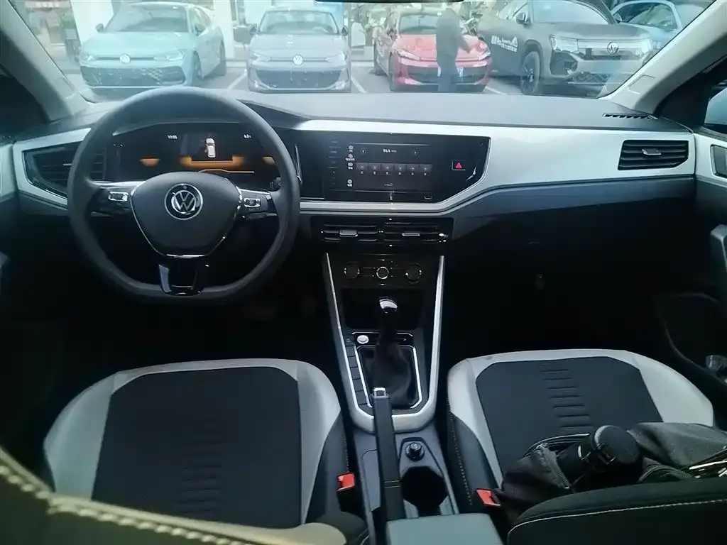 Volkswagen Polo 2023 из CN, фото 10