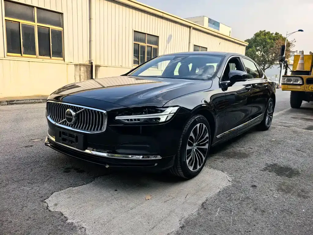 Volvo S90 2025 из CN, фото 1