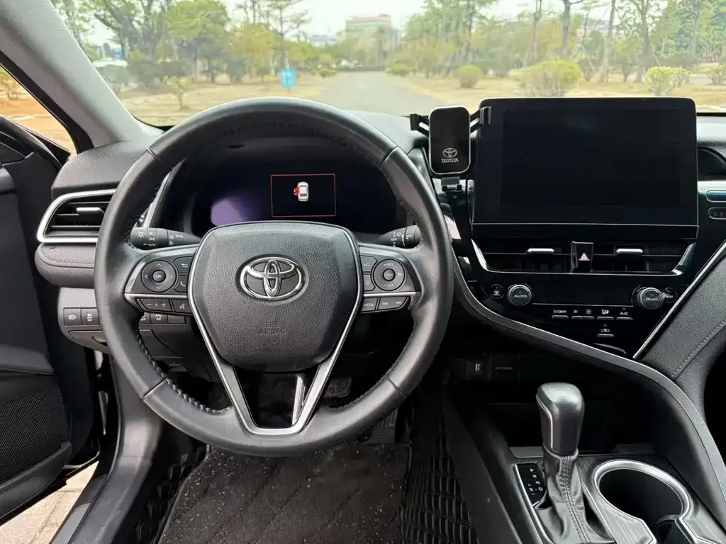 Toyota Camry 2023 из CN, фото 2