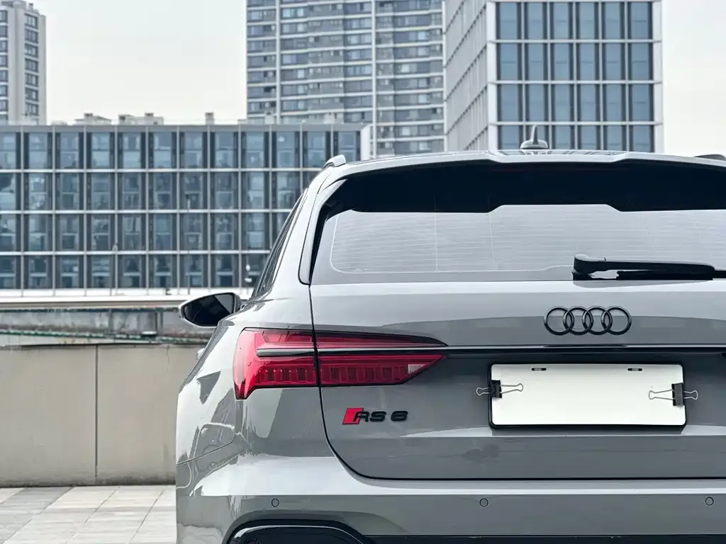 Audi RS 6 2021 из CN, фото 9