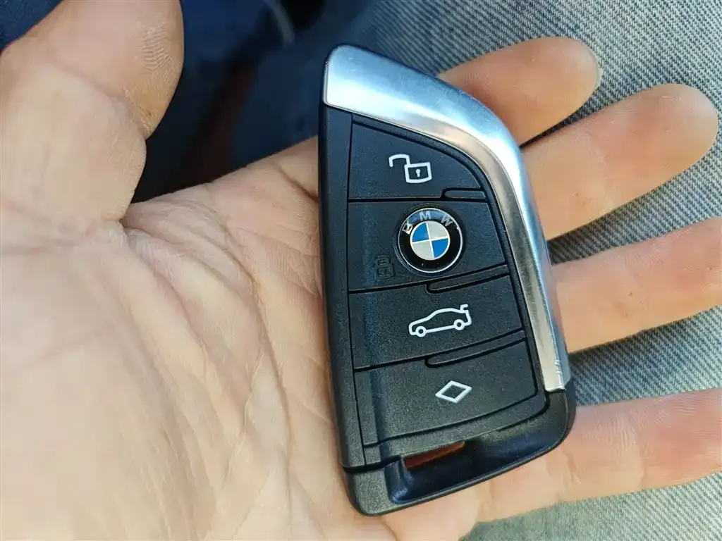 BMW 3 Series 2023 из CN, фото 10