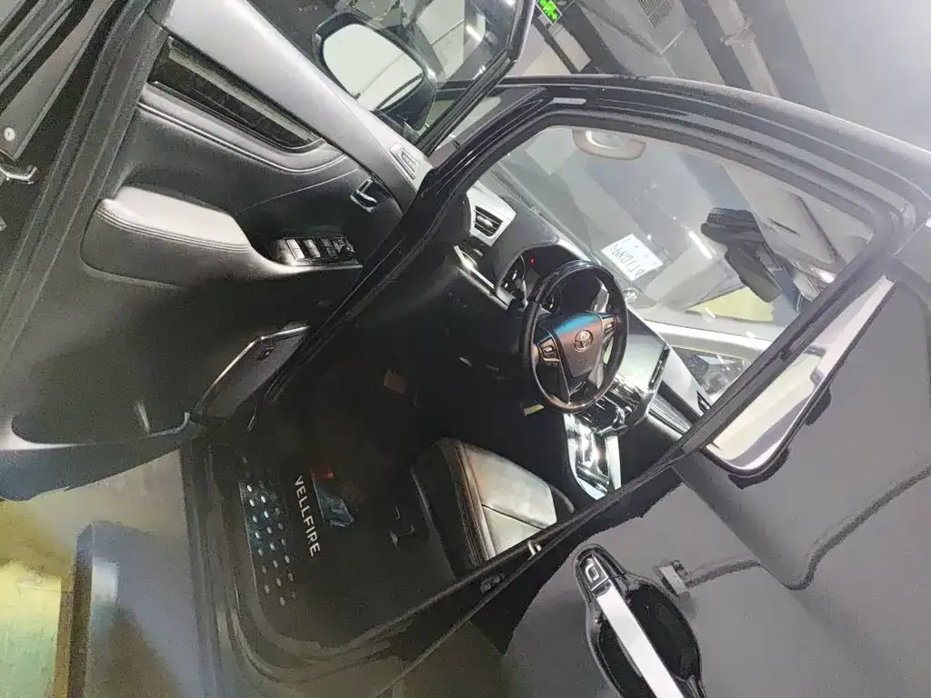 Toyota Vellfire 2021 из CN, фото 8