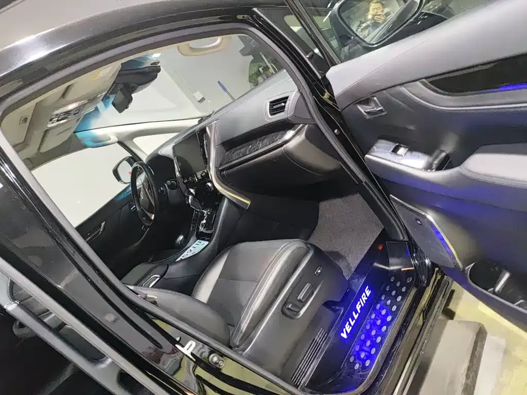 Toyota Vellfire 2021 из CN, фото 9
