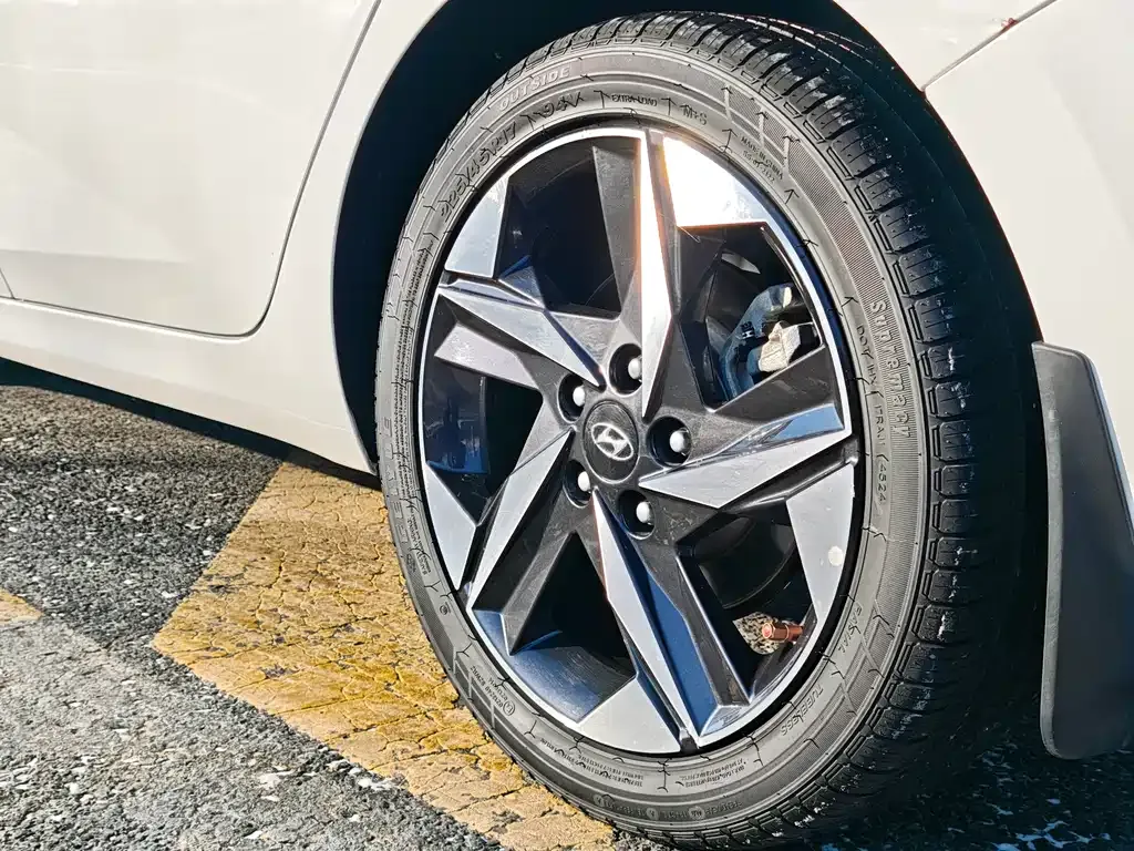 Hyundai Elantra 2021 из CN, фото 10