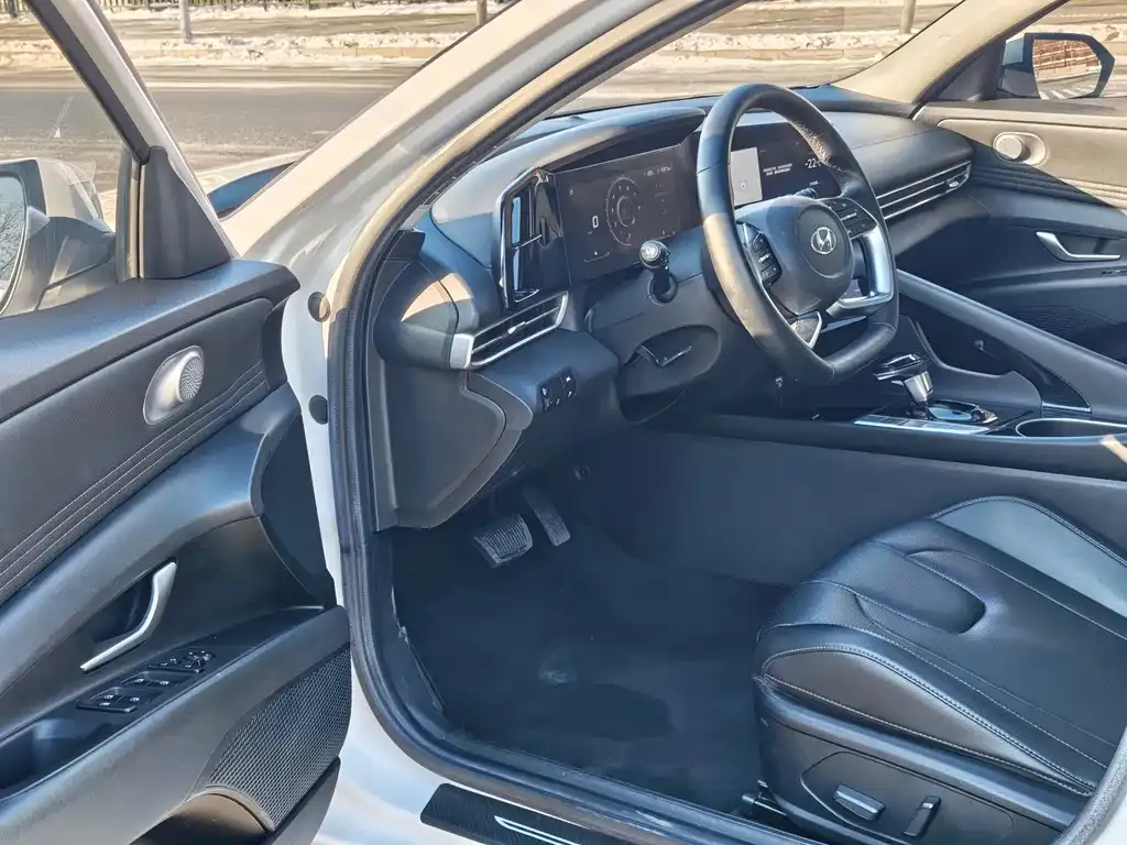 Hyundai Elantra 2021 из CN, фото 9