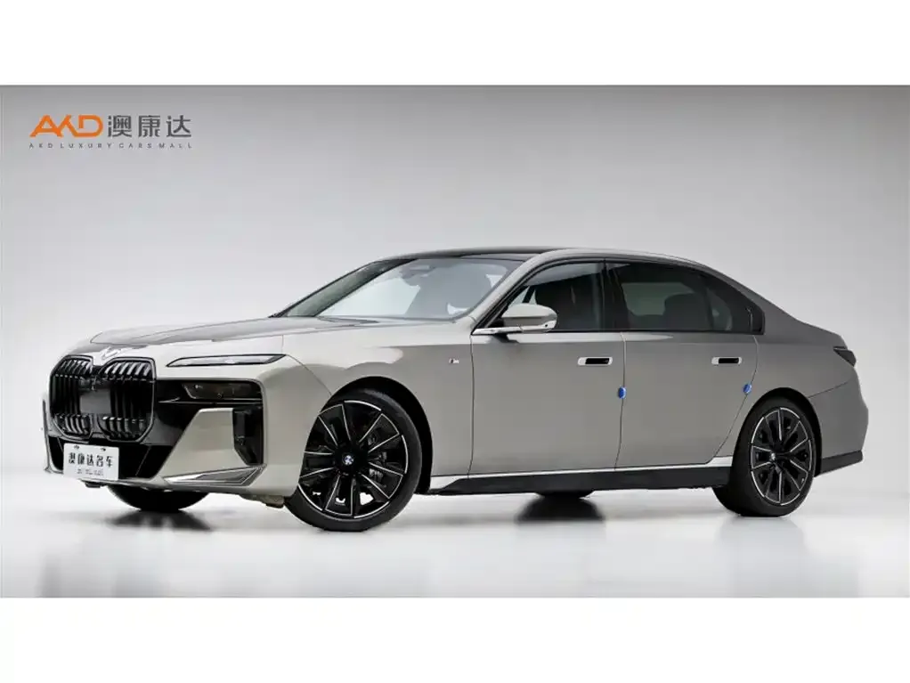 BMW 7 Series 2023 из CN, фото 1
