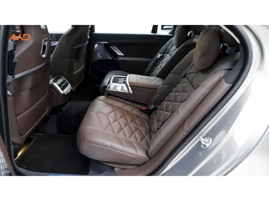 BMW 7 Series 2023 из CN, фото 4